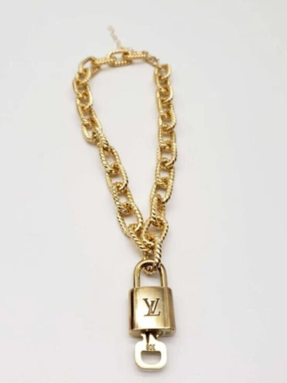 Gold-Plated Necklace with Authentic Louis Vuitton Padlock - Picture 2 of 10